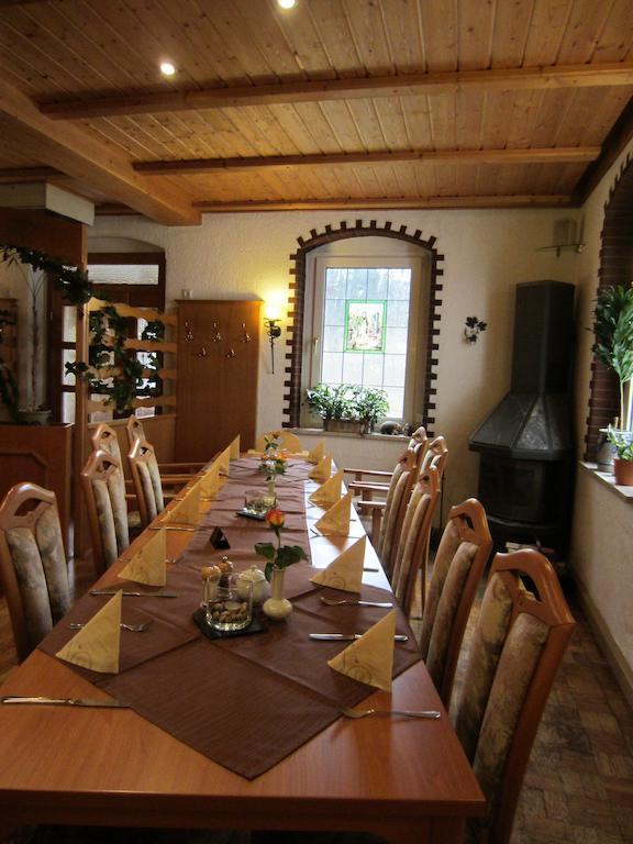 Gaststaette & Pension Oelmuehle Oberschöna エクステリア 写真